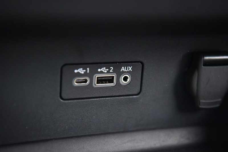Nissan Altima Vehicle Image 14