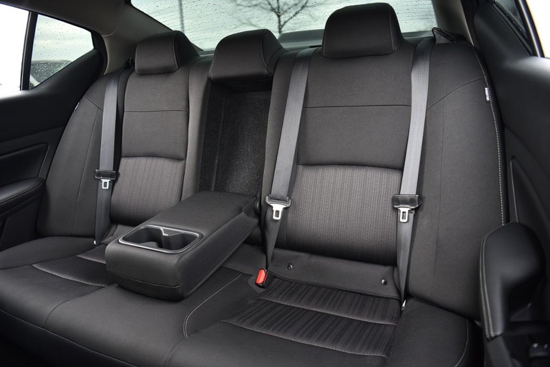 Nissan Altima Vehicle Image 20