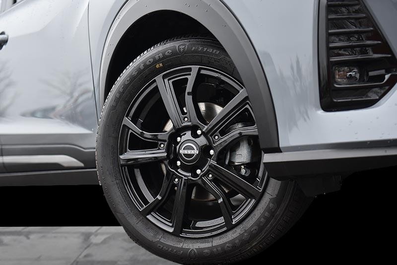 Nissan Kicks Vehicle Image 03