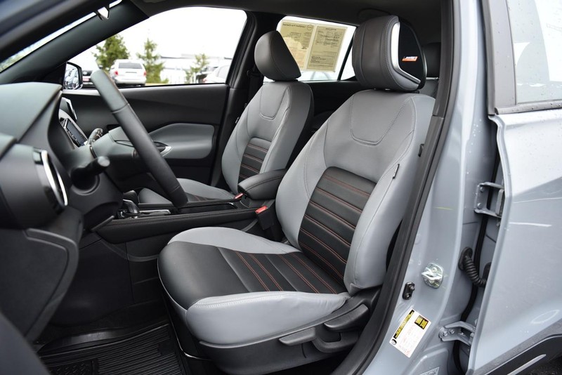 Nissan Kicks Vehicle Image 19