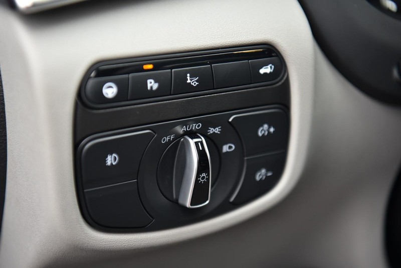 INFINITI QX50 Vehicle Image 12