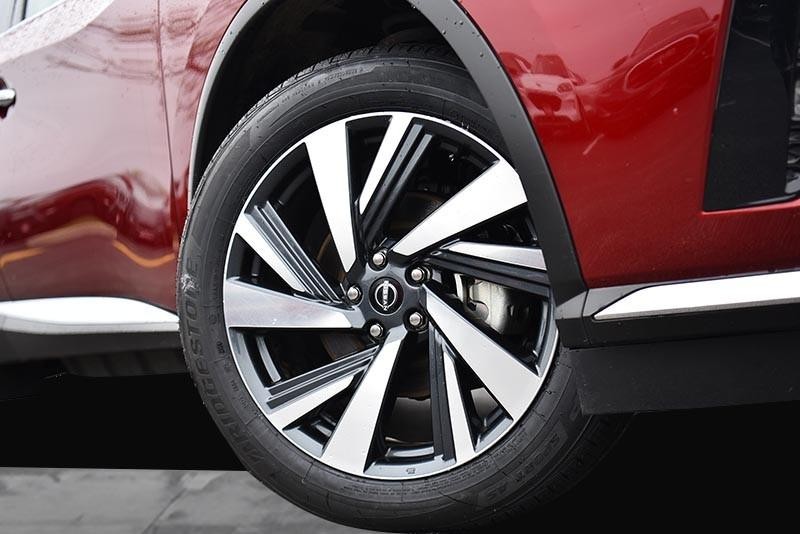 Nissan Murano Vehicle Image 03