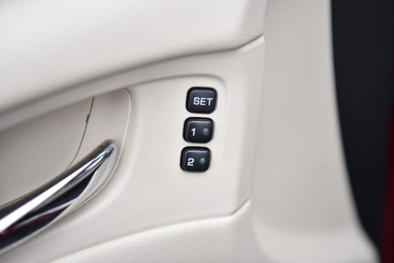 Nissan Murano Vehicle Image 10