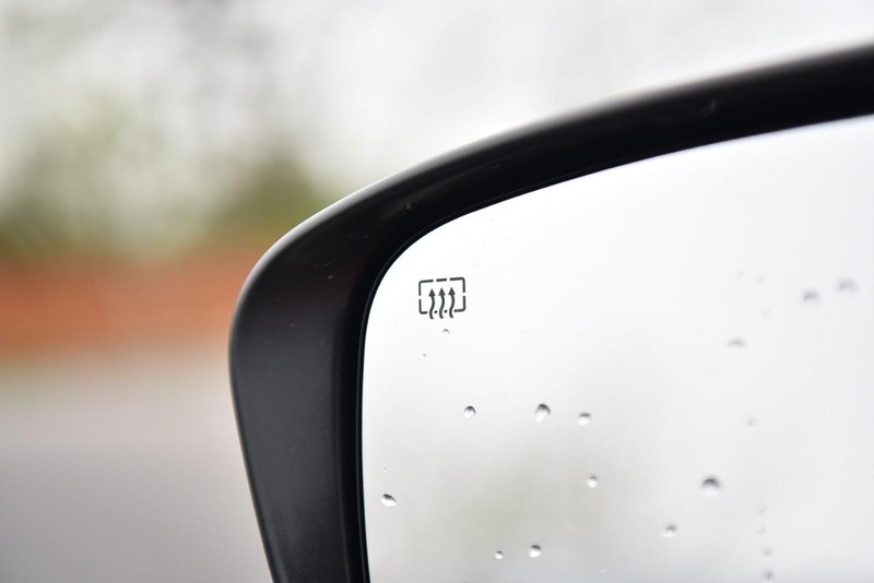 Nissan Murano Vehicle Image 12