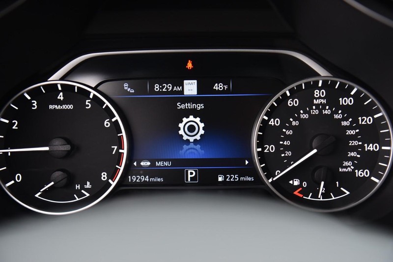 Nissan Murano Vehicle Image 14