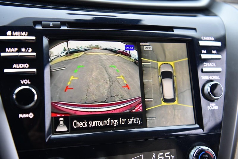 Nissan Murano Vehicle Image 15