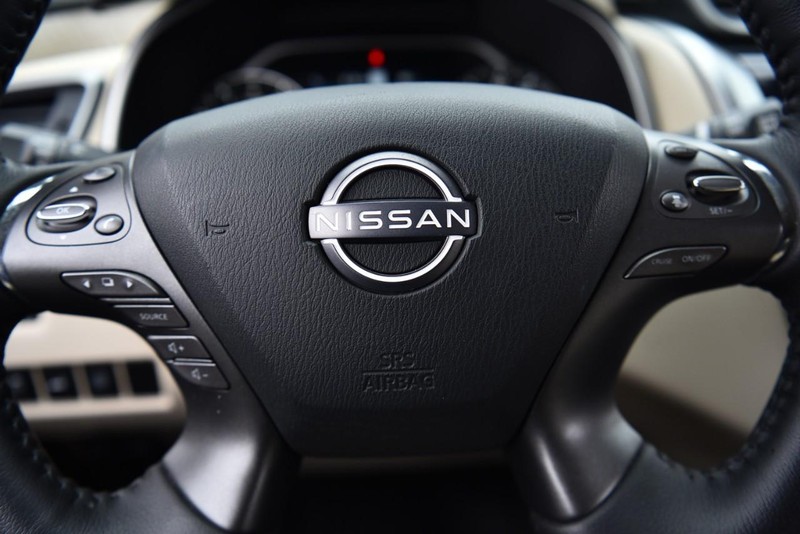 Nissan Murano Vehicle Image 20