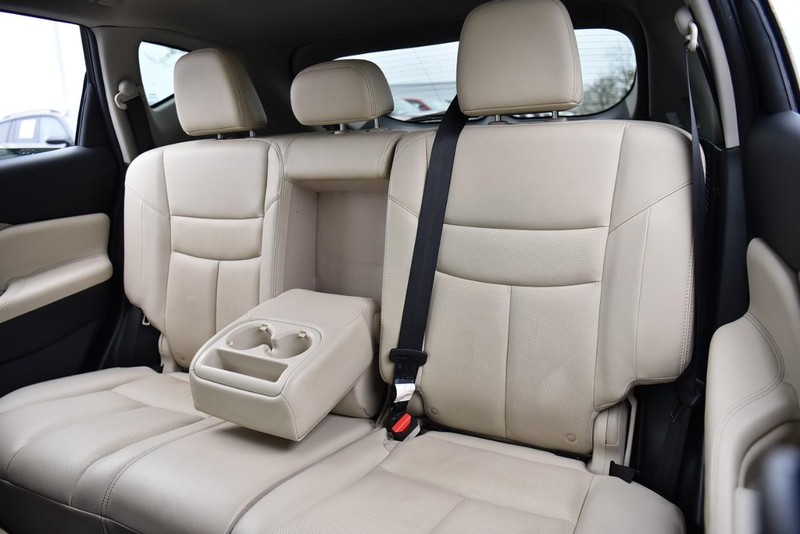 Nissan Murano Vehicle Image 24