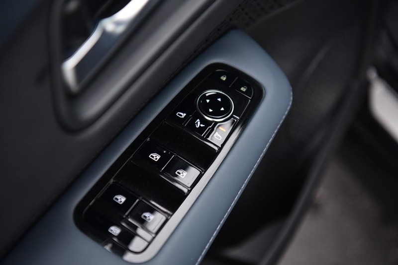 Nissan ARIYA Vehicle Image 09