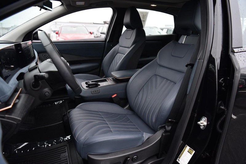 Nissan ARIYA Vehicle Image 21