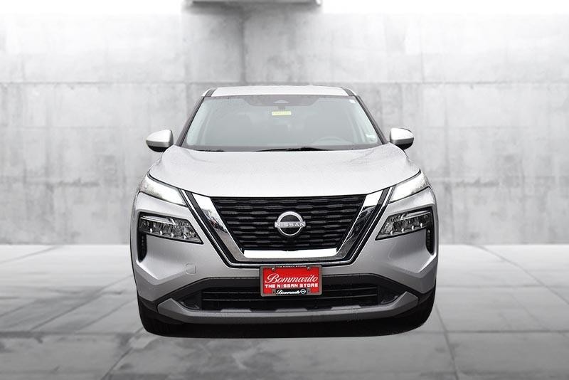 Nissan Rogue Vehicle Image 04