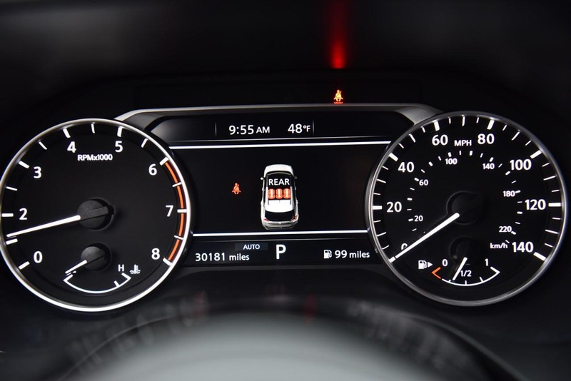Nissan Rogue Vehicle Image 12