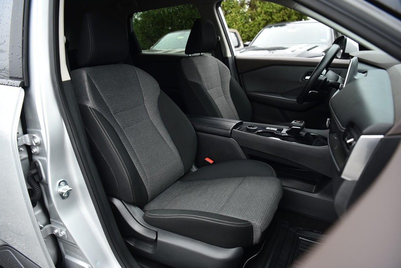 Nissan Rogue Vehicle Image 20
