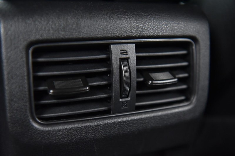 Nissan Rogue Vehicle Image 22