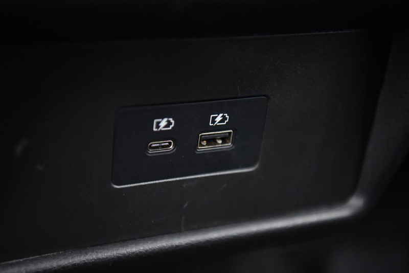Nissan Rogue Vehicle Image 23