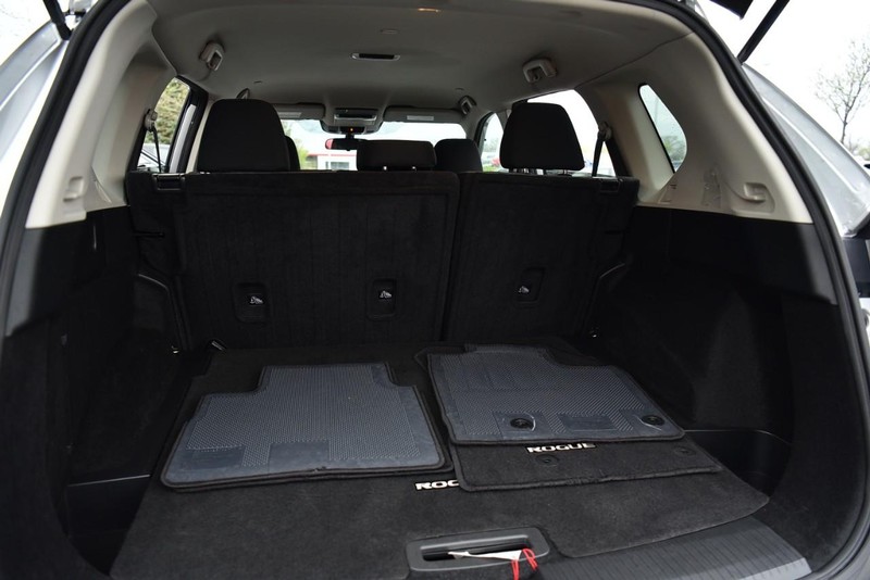 Nissan Rogue Vehicle Image 24