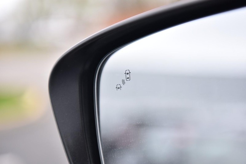 Nissan Frontier Vehicle Image 12