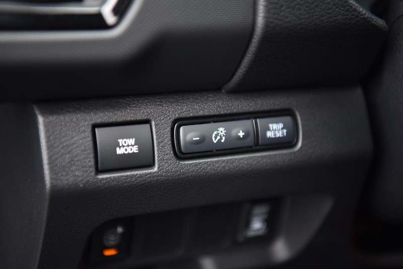 Nissan Frontier Vehicle Image 13