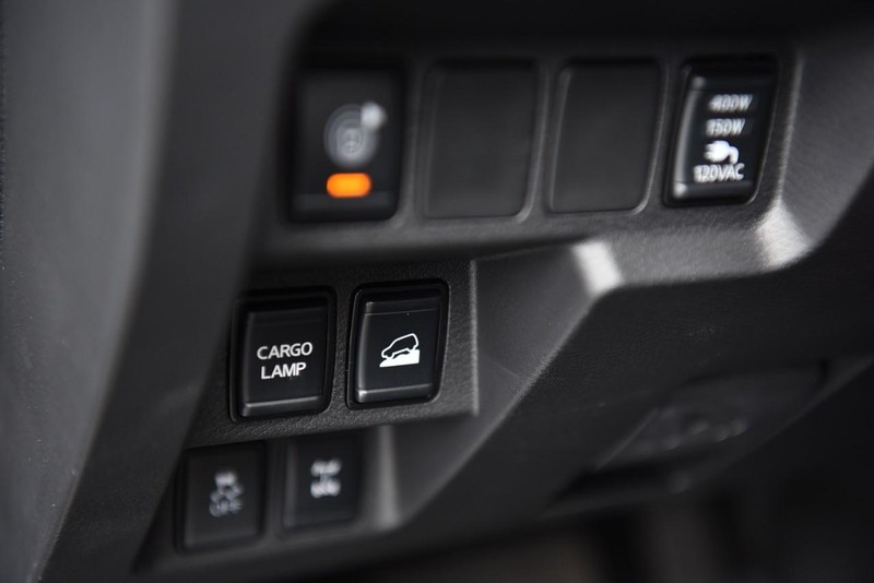 Nissan Frontier Vehicle Image 14