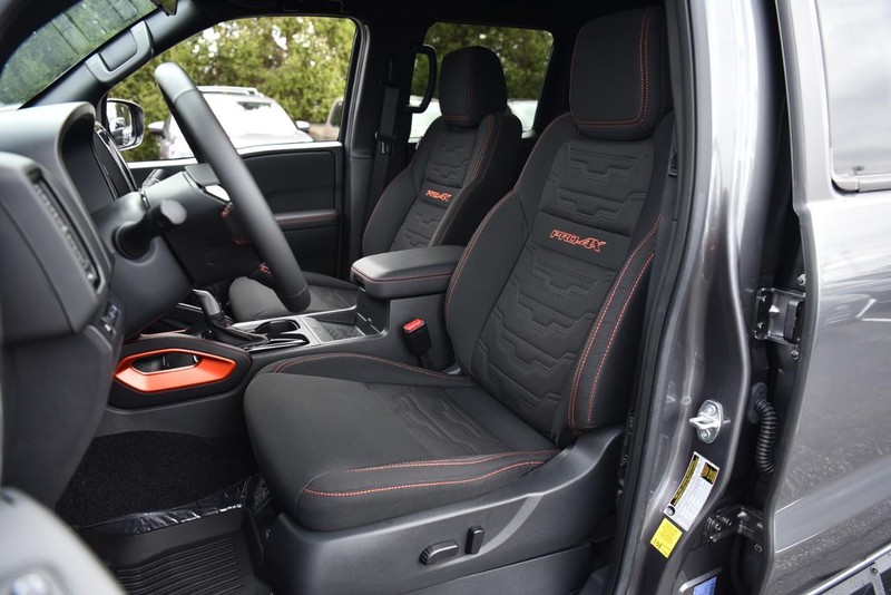 Nissan Frontier Vehicle Image 23