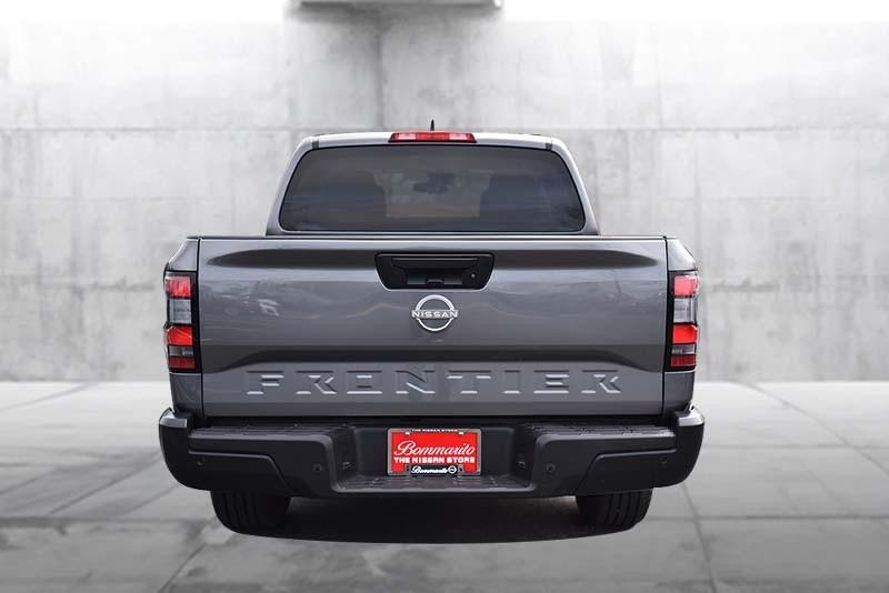 Nissan Frontier Vehicle Image 06