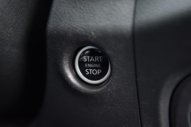 Nissan Frontier Vehicle Image 16