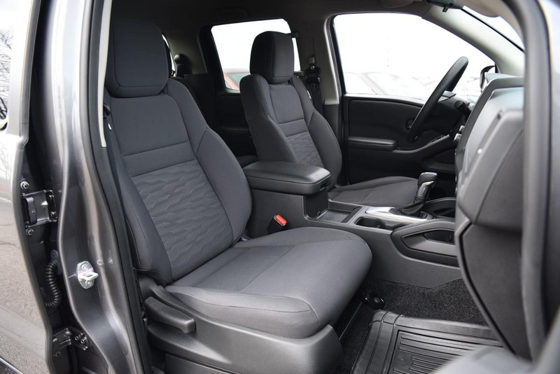 Nissan Frontier Vehicle Image 20