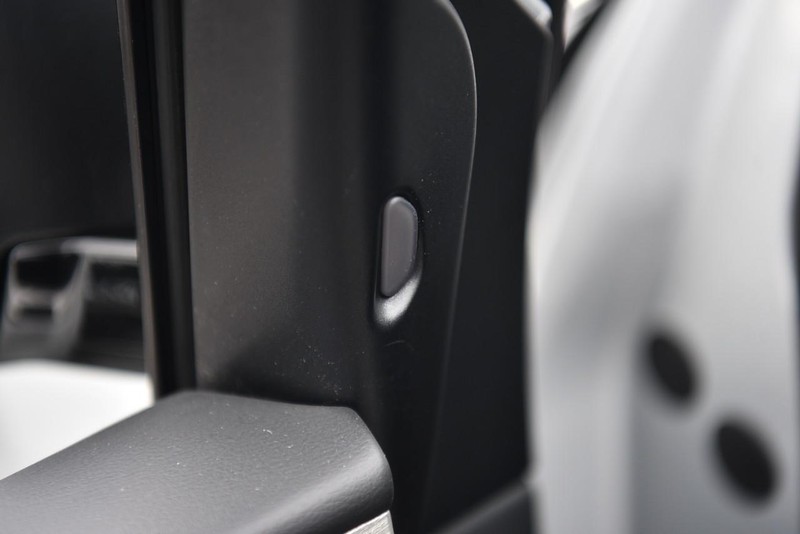 Nissan Murano Vehicle Image 09