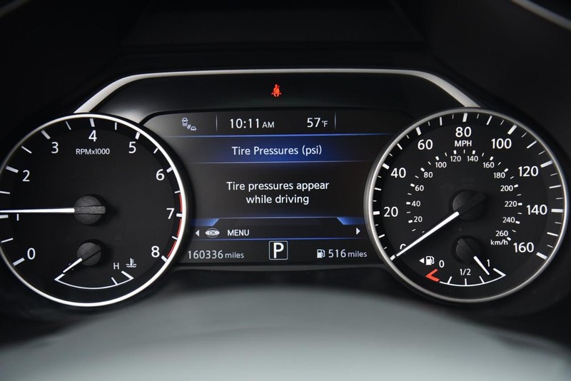 Nissan Murano Vehicle Image 11