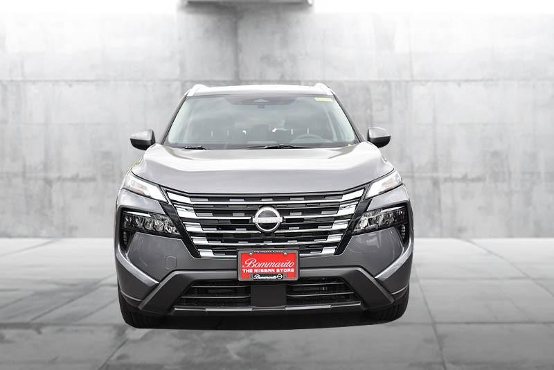 Nissan Rogue Vehicle Image 04