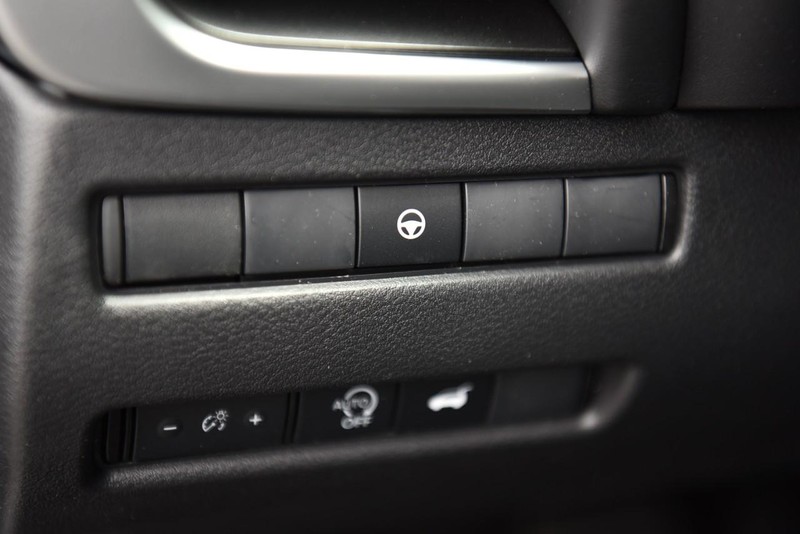 Nissan Rogue Vehicle Image 11