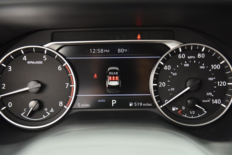 Nissan Rogue Vehicle Image 12