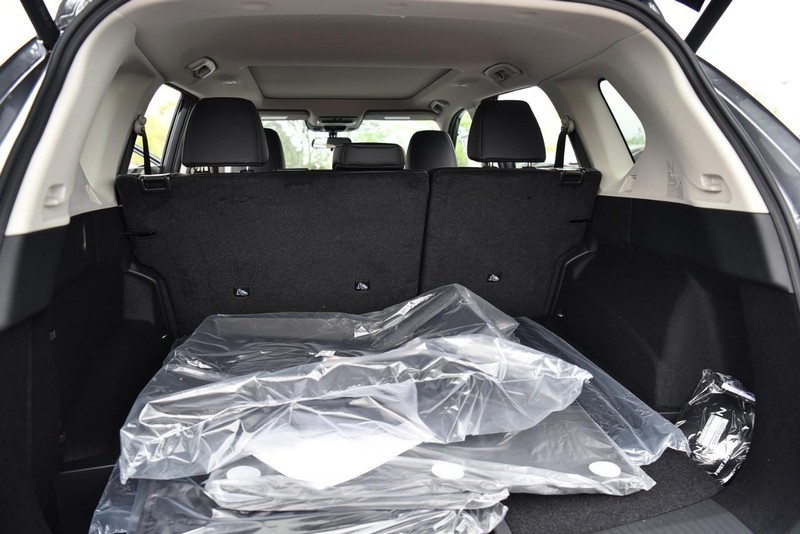 Nissan Rogue Vehicle Image 25