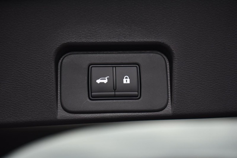 Nissan Rogue Vehicle Image 26