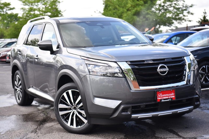 Nissan Pathfinder Vehicle Image 02