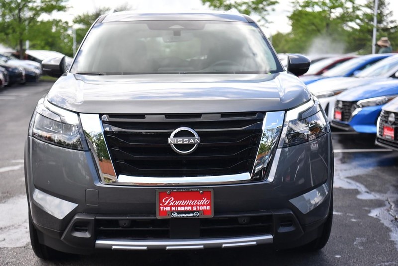 Nissan Pathfinder Vehicle Image 04