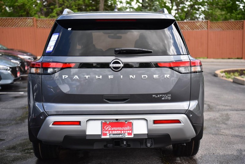 Nissan Pathfinder Vehicle Image 06