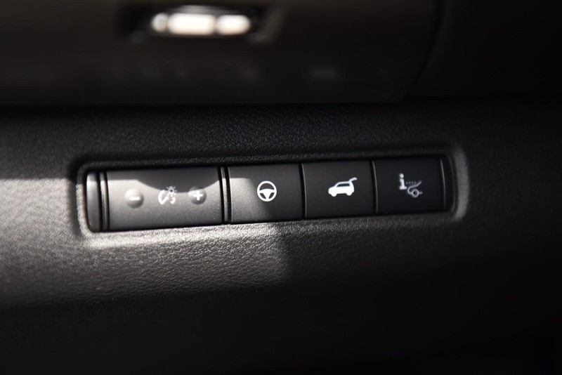 Nissan Pathfinder Vehicle Image 12