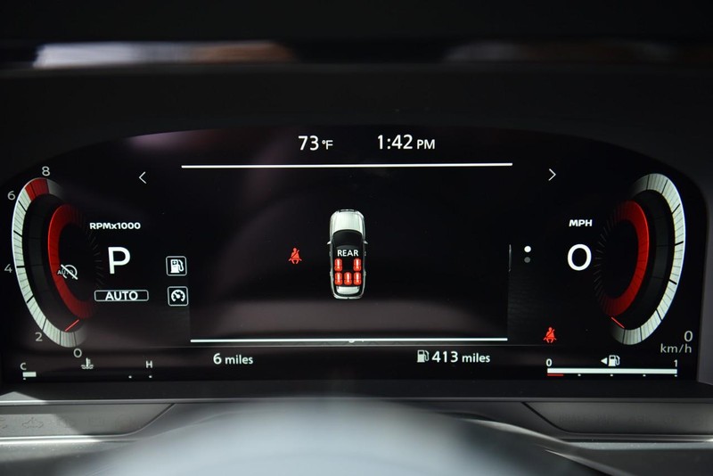 Nissan Pathfinder Vehicle Image 13