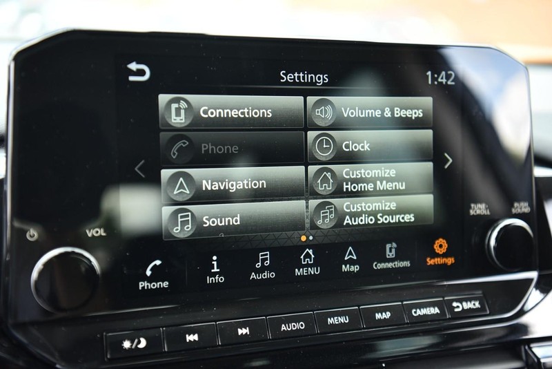 Nissan Pathfinder Vehicle Image 15