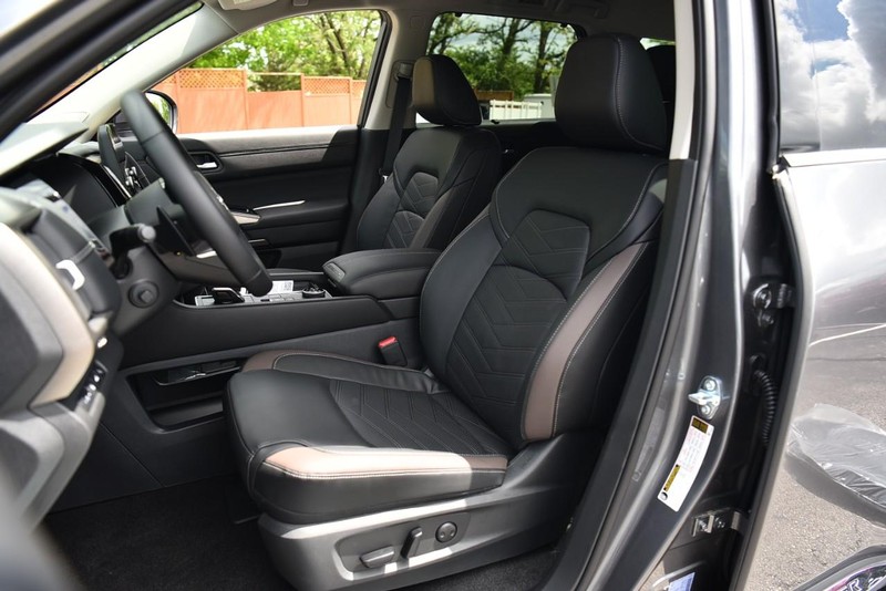 Nissan Pathfinder Vehicle Image 23