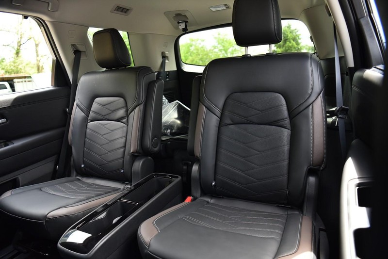 Nissan Pathfinder Vehicle Image 26