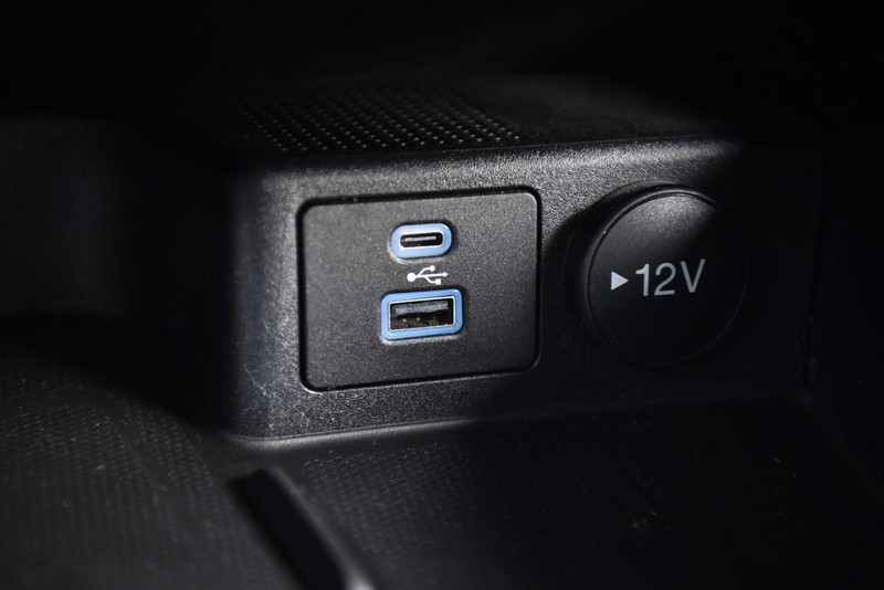 Ford Escape Vehicle Image 16