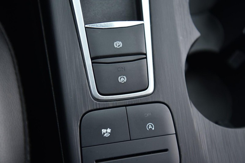 Ford Escape Vehicle Image 17