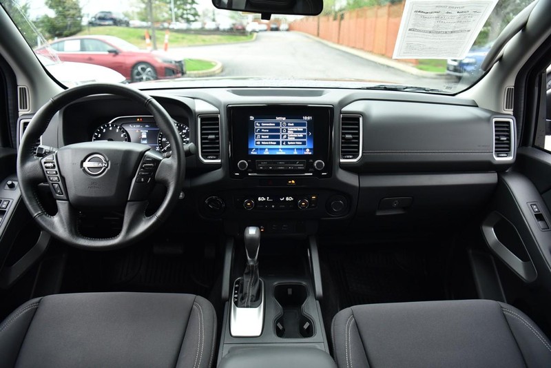 Nissan Frontier Vehicle Image 08