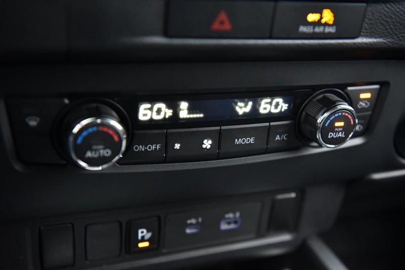 Nissan Frontier Vehicle Image 15