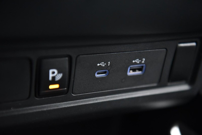 Nissan Frontier Vehicle Image 16