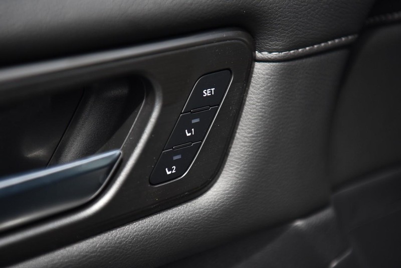 Nissan Armada Vehicle Image 10
