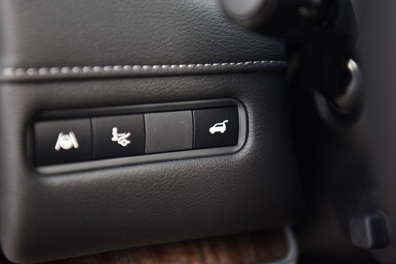 Nissan Armada Vehicle Image 13