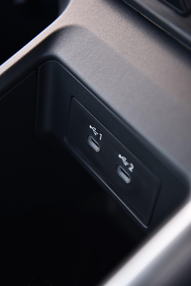 Nissan Armada Vehicle Image 24